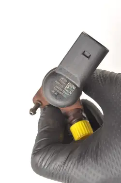 Injecteur Dacia OE 166008052R