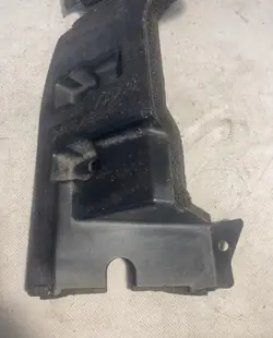 Lexus LS 4 jäähdyttimen alapeite OEM 53292-50050