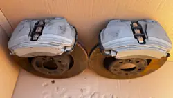 OEM 8W0615301AB Bremszangen vorne für Audi A4 B9