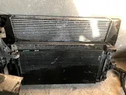 Komplet chłodnic chłodnica wody cooler obudowa Master Movano 2.5 8200058463