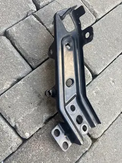 Right Fender Mounting Bracket Smart Fortwo