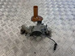 Bomba de óleo Maserati Levante OEM 24416F1585 - Usada