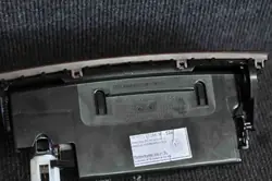 VW Touareg (7P5) Tuhkakuppi OEM 7P1863071A - Käytetty