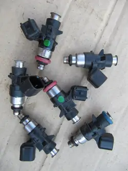 CHRYSLER PACIFICA 17- 3.6 Iniettore di carburante OEM 05281427AA