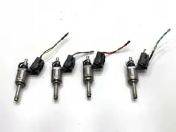 Ruiskutussuuttimet Setti MAZDA CX-3 PE0113250B 2.0 120HV OEM