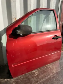 Porta dianteira esquerda OEM 104 para Lada Kalina