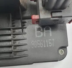 Vänster bakdörrslås OPEL ASTRA H 90561157