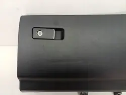 Infiniti Q50 hansikaslokero OEM 681024GF0A - Oikea matkustaja