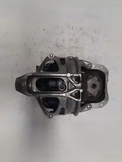 Moottorin Kiinnike Audi A4 A5 A6 A7 4M0199372FE