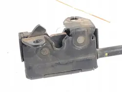 Framhuvudslås MERCEDES W204 Sedan A2048800160