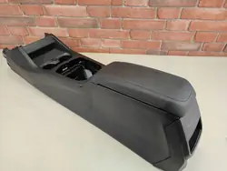 Keskikonsolin käsinoja OEM 5A8CCE6 sininen ommel BMW 1 F70