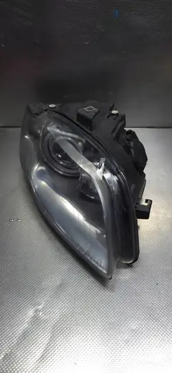 AUDI A4 B7 Phare Droit Xenon S-LINE