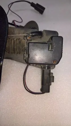 Polttoaineläppätoimija OEM 68037709AB Lancia Thema