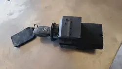 Interrupteur d'allumage Mercedes Vito W639 OEM A6399006600