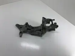 Audi A6 S6 C7 ilmastointikompressorin kiinnike OEM 04L903143D