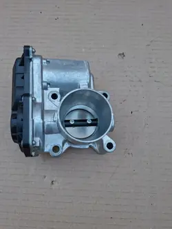 Corps de papillon OEM 703703000 pour Dacia/Renault 1.2 Essence