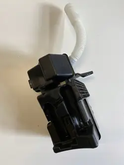 Volkswagen Pyyhkijän Säiliö 5N0955453 5N0955453A