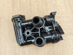 Carcaça do termóstato OEM 8678822 para BMW 530i G30