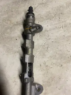 Fiat 500L 1.6 MTJ Inspuitrail OEM 255923