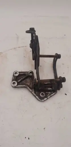 Support de pompe de direction Daewoo OEM 060359