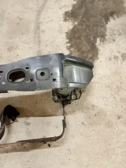 Poutre pare-chocs avant Ford Focus mk3 OEM mjhgtresdv