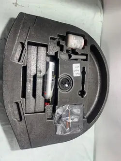 OEM ZESTAW NAPRAWCZY KOŁA ZAPASOWEGO POMPKA STYROPIAN KOMPLET FORD KUGA MK2 12-16R 13R