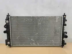 Radiador de agua Opel Astra J Zafira 09- 13311079 13336889