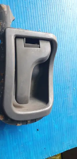 Mango interior delantero izquierdo Mercedes Vito W638 A6387660778
