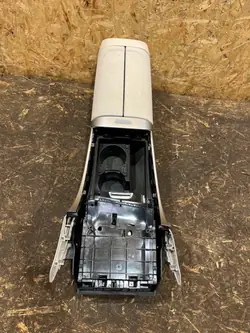 Keskikonsoli käsinoja Mercedes W206 OEM 5555