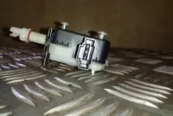 Bränsletankluckmotor AUDI TT 1C0810773