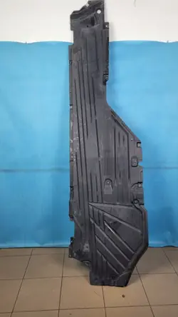 Mercedes W206 C200 Escudo Inferior OEM A2066806606