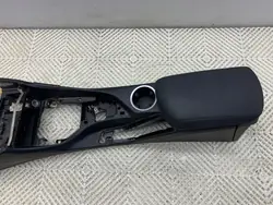 Keskikonsoli OEM LORK-389-57548 käsinojalla BMW E84