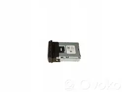 Prise USB Toyota OEM 8553260020 pour RAV4 XA50