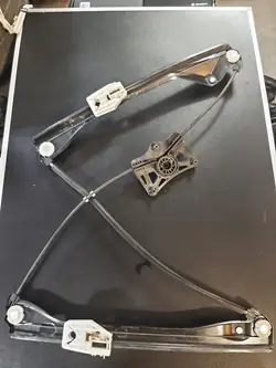 Elevador de vidro dianteiro esquerdo Fabia III