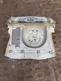 Ford Fiesta MK7 Bakre Bränsletank OEM NIEZNANY22221VA
