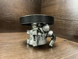 Pompe de direction assistée OEM 9608871080 pour Peugeot