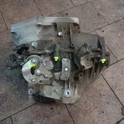 OPEL INSIGNIA 2.0CDTI Manuaalivaihteisto F40 55561696