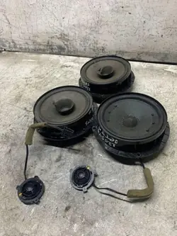 Sistema de sonido VW OEM 5C6035411 para Jetta III