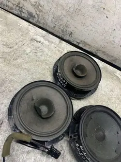 VW Soundsystem OEM 5C6035411 für Jetta III
