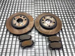 OEM LORK-1-1000016506 framhjulsbromsskivor & -belägg set