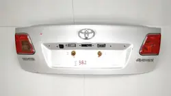 Takaluukun kansi OEM 368446413 Toyota Avensis T27 Sedanille