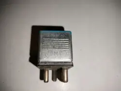 Mercedes Relä 0015425919 W126 W124