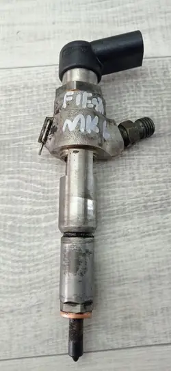 Injecteur FORD FIESTA MK6 VI V 1.4 HDI 9645988580