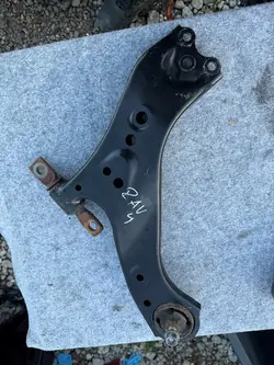 Fram Höger Kontrollarm Toyota RAV4 V 2020