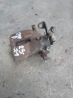 Oikea takajarrusatula Audi A4 B6 B7 Seat EXEO 8E0615424H