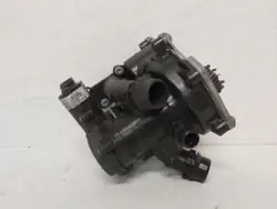 Pompe à eau thermostat OEM PL375733 pour VW Audi
