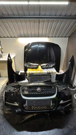 Jaguar XE X760 framdel OEM - Svart, 2015-2019