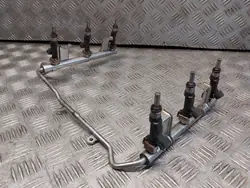 Rampe de carburant Audi A6 C6 2.4 V6 06E133681F