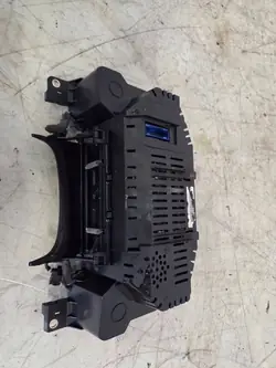 Begagnad Audi OE instrumentpanel 4E0920901