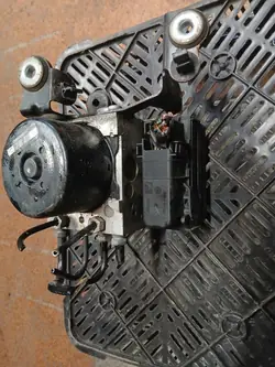Pompe ABS Volvo OEM P30761115 - Occasion, 90 Jours Garantie